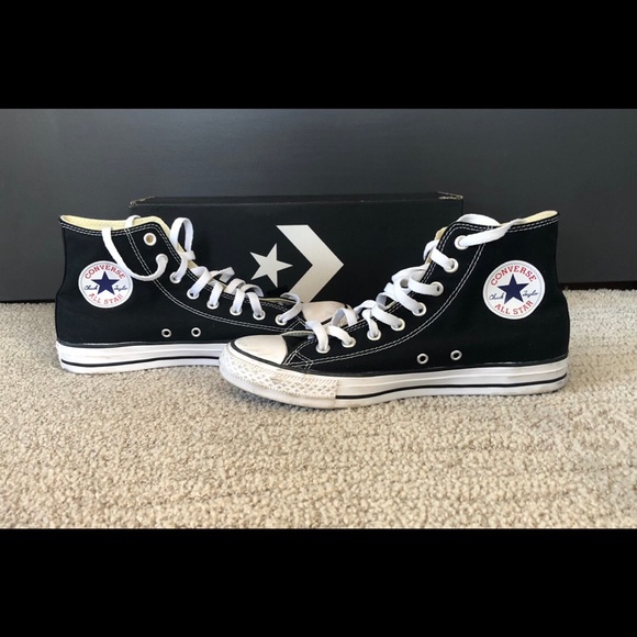 Custom Painted Converse - Picture 3 of 4
